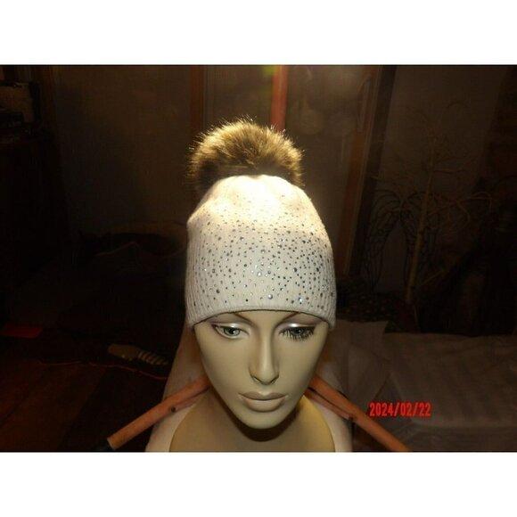 VL VON LAMEZAN BEANIE WINTER HAT POM POM HAT with Silver studs knit‎ hat - Picture 2 of 5